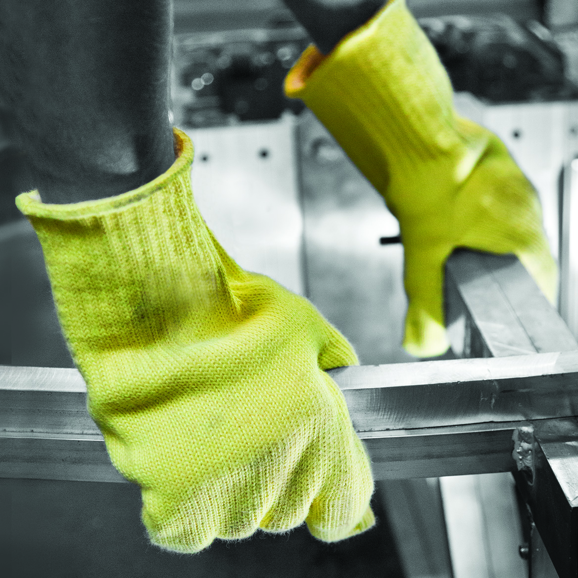 Yellow Heavy Weight Gauntlet Gloves One Size PK 36